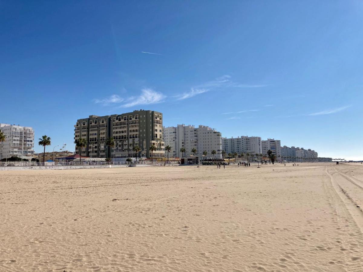 Atico Valdelagrana Playa - Aire Acondicionado Y Piscina Lägenhet El Puerto de Santa María Exteriör bild