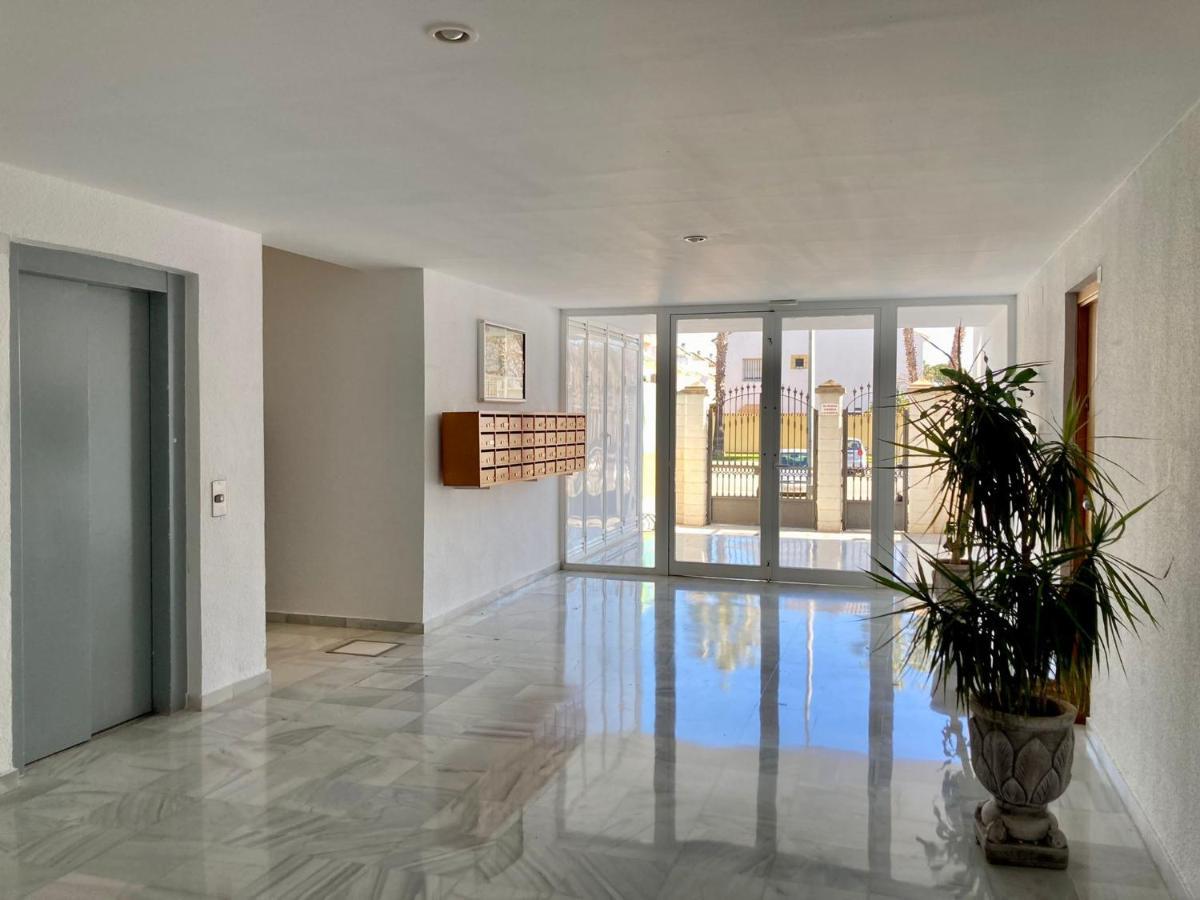 Atico Valdelagrana Playa - Aire Acondicionado Y Piscina Lägenhet El Puerto de Santa María Exteriör bild