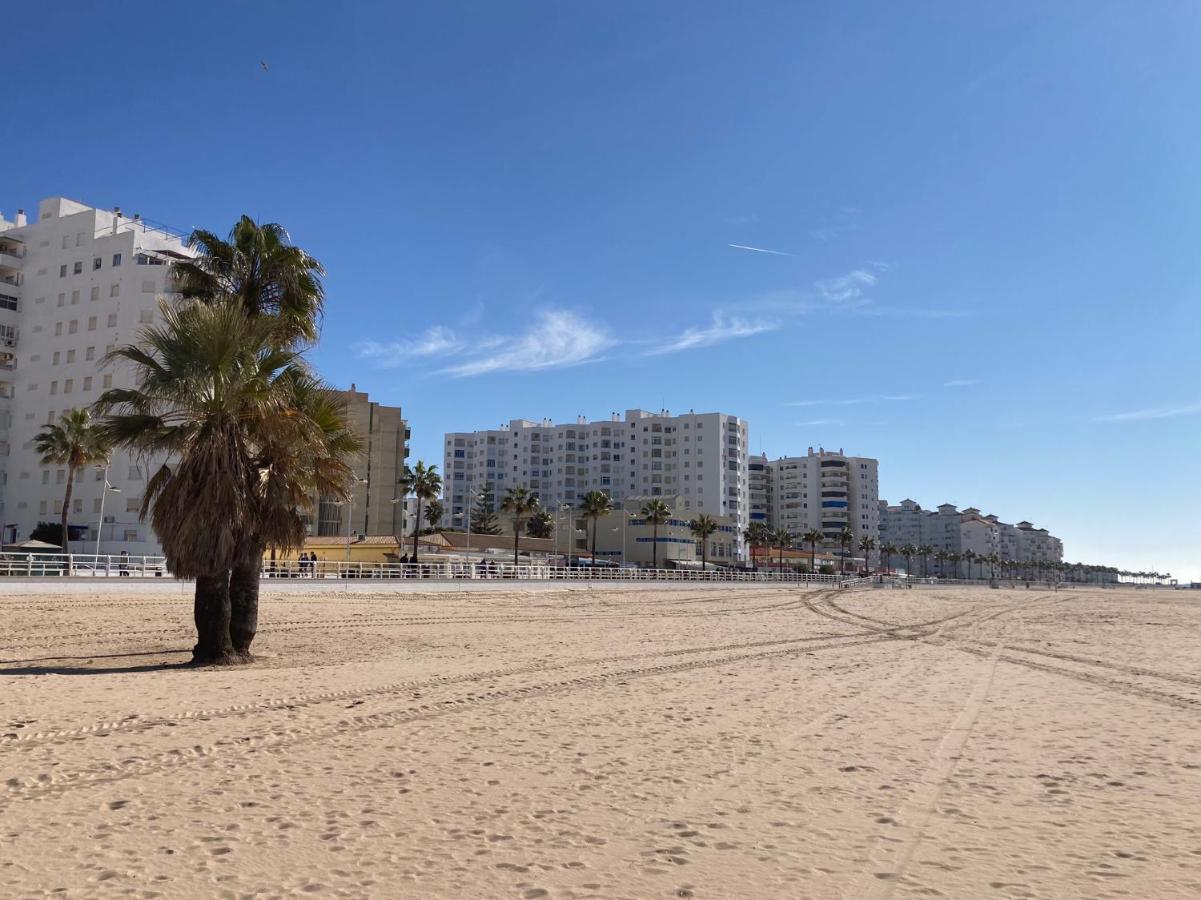 Atico Valdelagrana Playa - Aire Acondicionado Y Piscina Lägenhet El Puerto de Santa María Exteriör bild