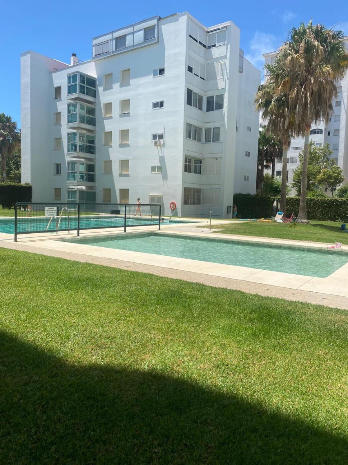 Atico Valdelagrana Playa - Aire Acondicionado Y Piscina Lägenhet El Puerto de Santa María Exteriör bild